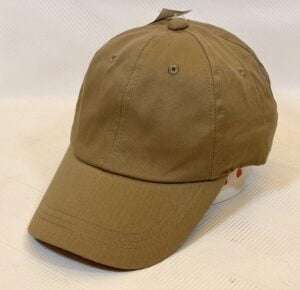 CAPPELLO CON VISIERA MARRONE