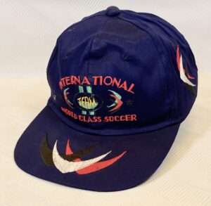 CAPPELLO CON VISIERA WORLD CLASS SOCCER